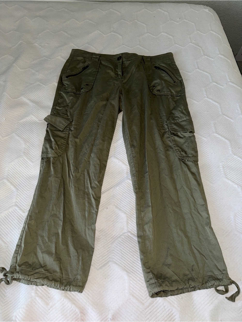Women’s Olive Green Capri Cargo Pants
